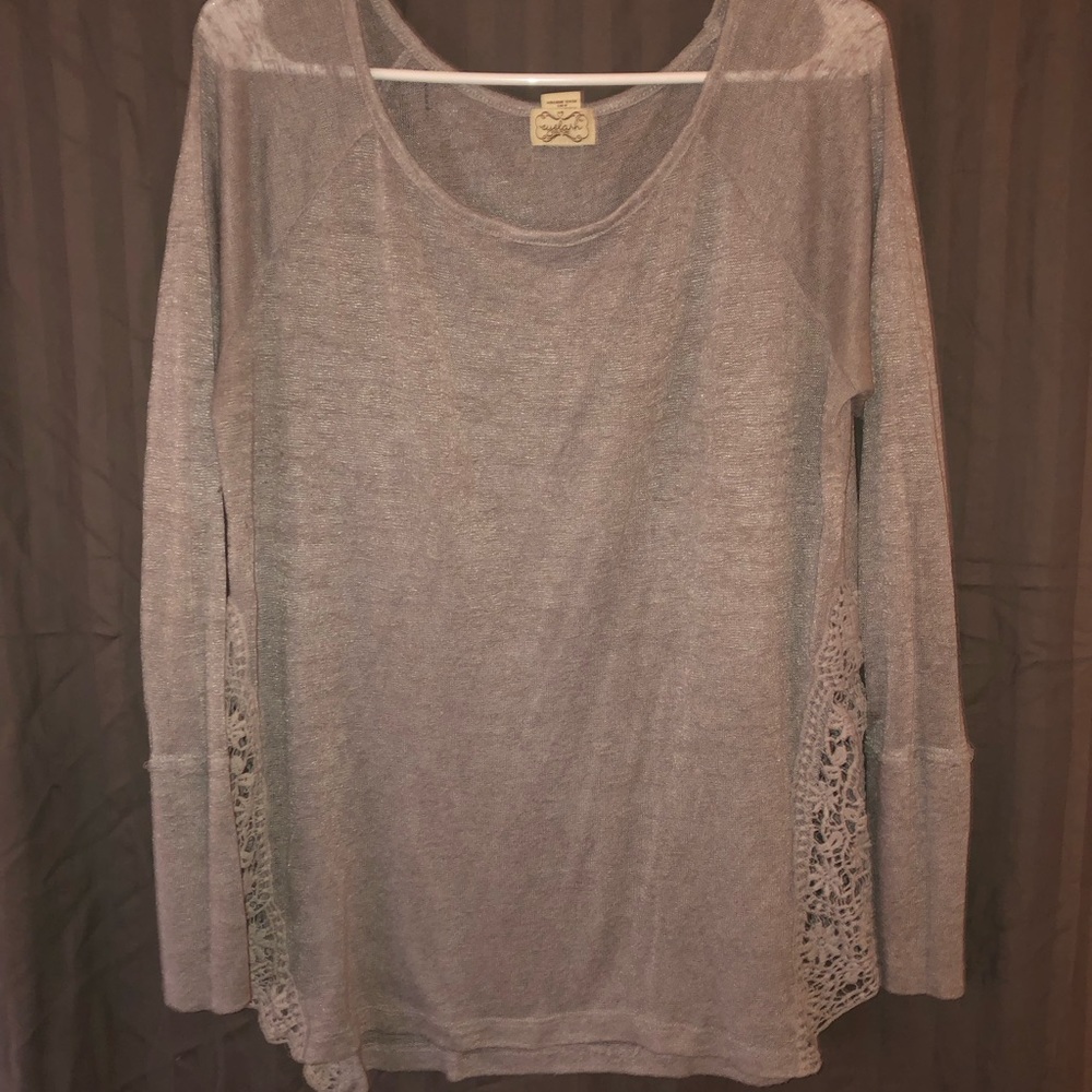 Grey long sleeve shirt